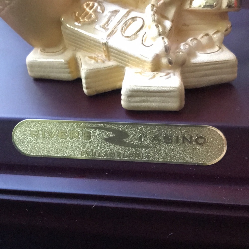 Rare accent item- golden cow. - Picture 5 of 9